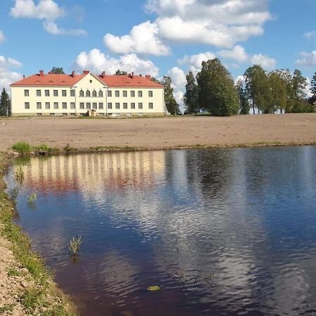 Отель Jokihovi Nivala Экстерьер фото