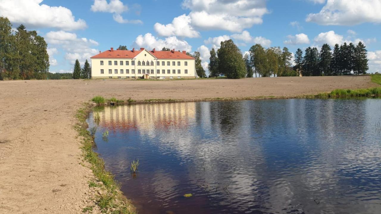 Отель Jokihovi Nivala Экстерьер фото
